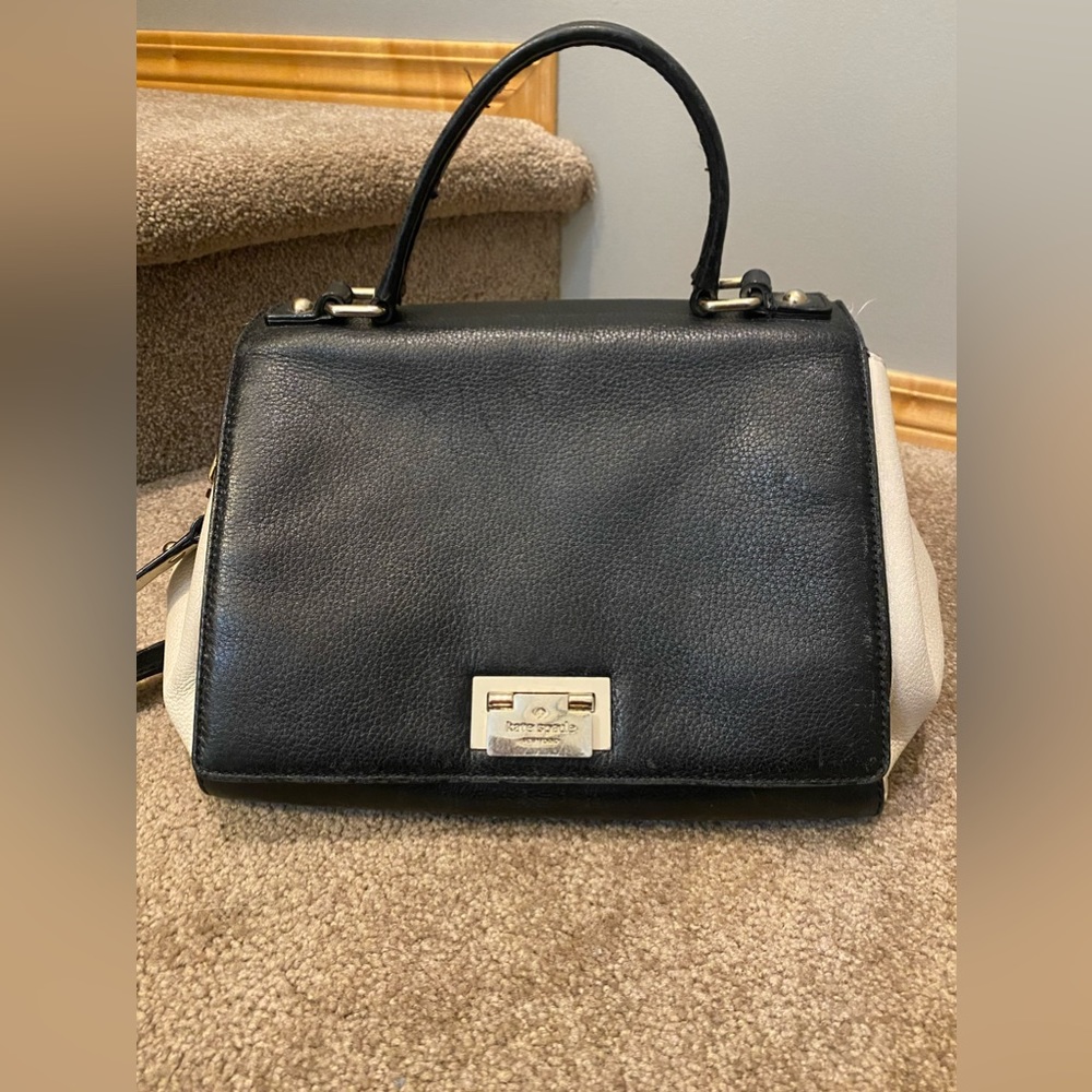Black&white leather Kate Spade purse
